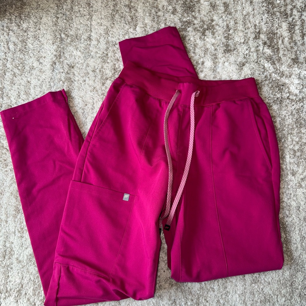 Fabletics Women’s Scrub Bottoms